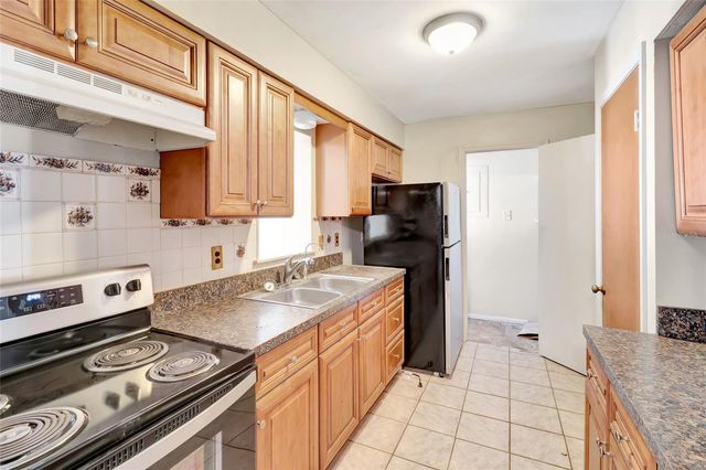 1021 HOLLYWOOD AVENUE, Eustis, FL 32726