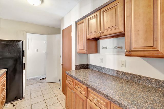 1021 HOLLYWOOD AVENUE, Eustis, FL 32726