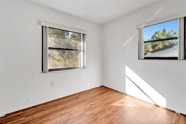 1021 HOLLYWOOD AVENUE, Eustis, FL 32726