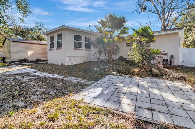 1021 HOLLYWOOD AVENUE, Eustis, FL 32726