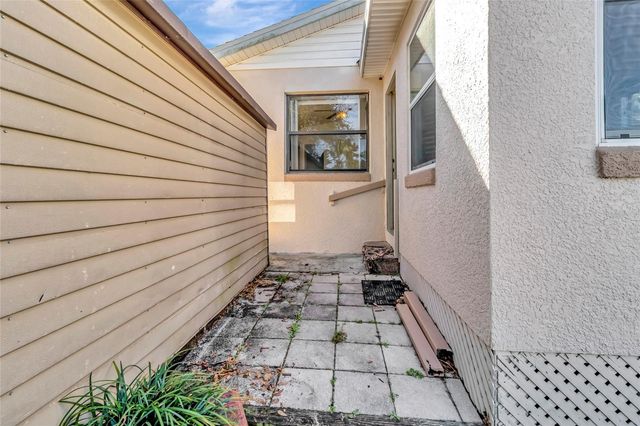 1021 HOLLYWOOD AVENUE, Eustis, FL 32726