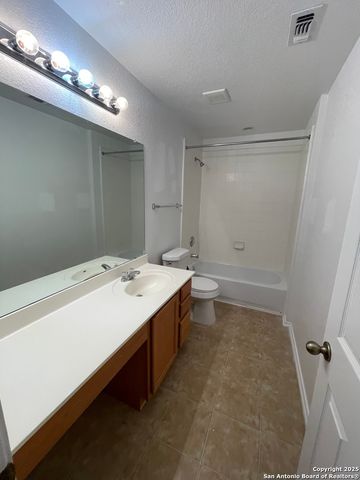 11111 Denae, Live Oak, TX 78233