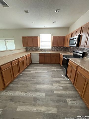 11111 Denae, Live Oak, TX 78233