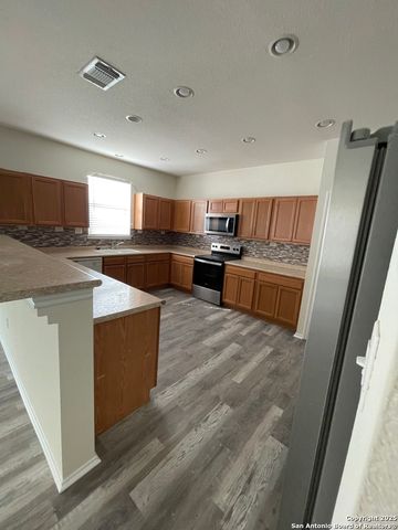 11111 Denae, Live Oak, TX 78233