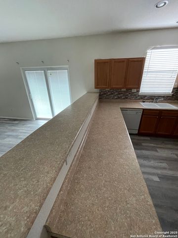 11111 Denae, Live Oak, TX 78233