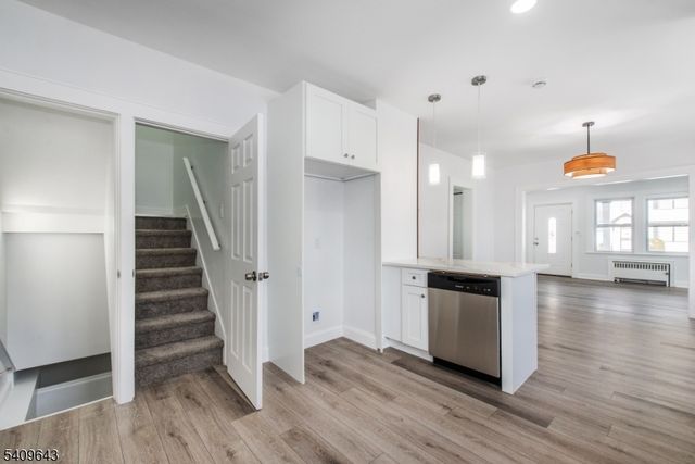 252 Keer Ave, Newark City, NJ 07112