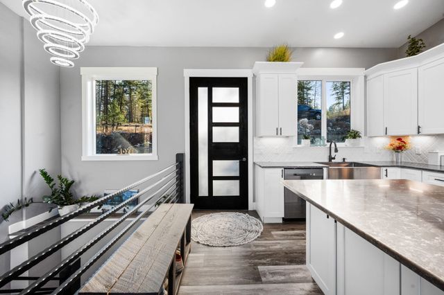 21125 N Byrne Ln, Nine Mile Falls, WA 99026