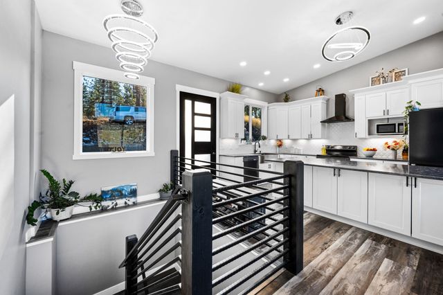 21125 N Byrne Ln, Nine Mile Falls, WA 99026