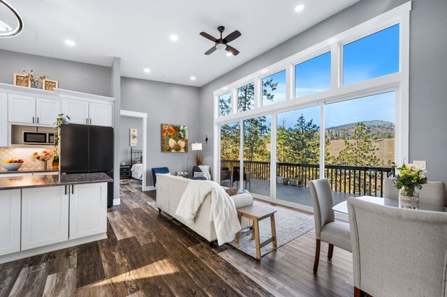 21125 N Byrne Ln, Nine Mile Falls, WA 99026