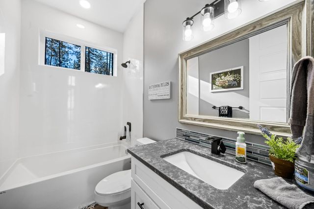 21125 N Byrne Ln, Nine Mile Falls, WA 99026