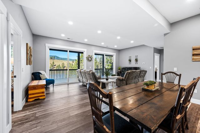 21125 N Byrne Ln, Nine Mile Falls, WA 99026