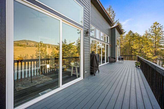 21125 N Byrne Ln, Nine Mile Falls, WA 99026