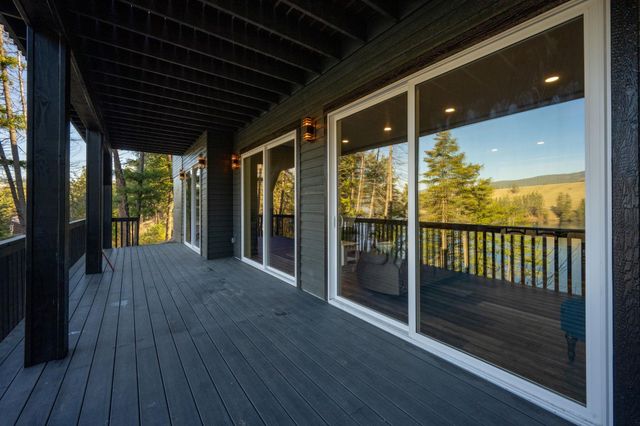21125 N Byrne Ln, Nine Mile Falls, WA 99026