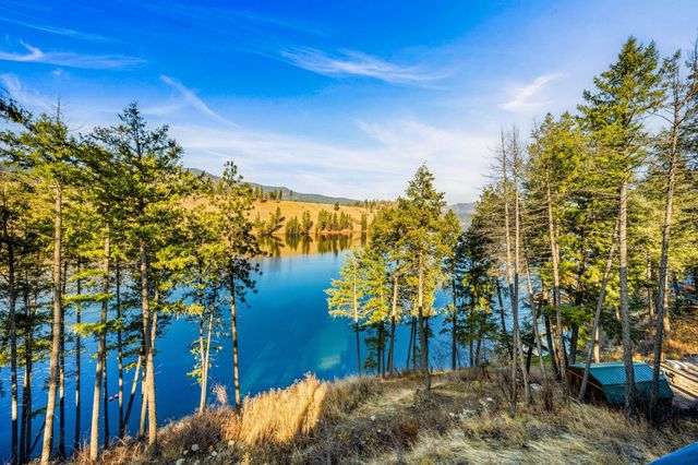 21125 N Byrne Ln, Nine Mile Falls, WA 99026