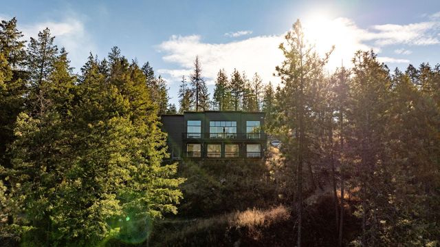 21125 N Byrne Ln, Nine Mile Falls, WA 99026