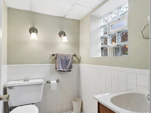 224 N Highland Avenue, Elmhurst, IL 60126