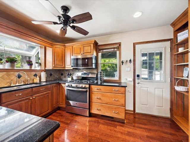 224 N Highland Avenue, Elmhurst, IL 60126