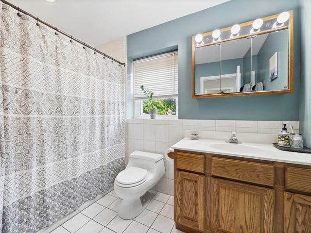 224 N Highland Avenue, Elmhurst, IL 60126