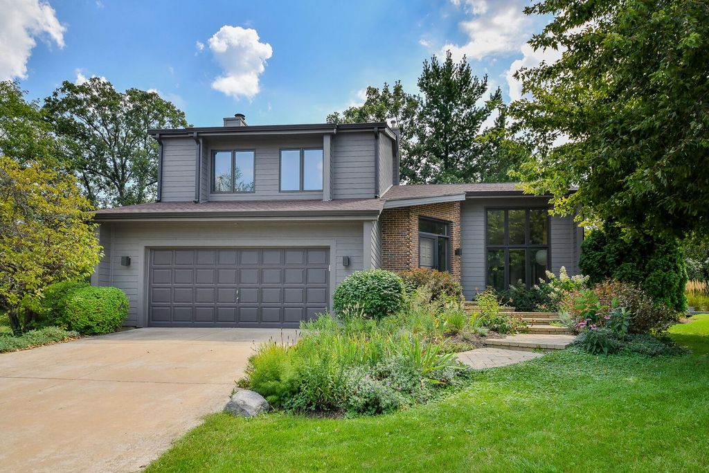 1755 S Wiesbrook Road, Wheaton, IL 60189 — exterior