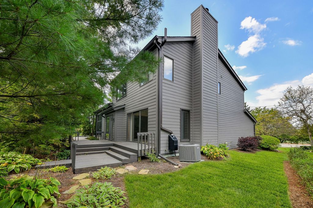 1755 S Wiesbrook Road, Wheaton, IL 60189 — photo 3