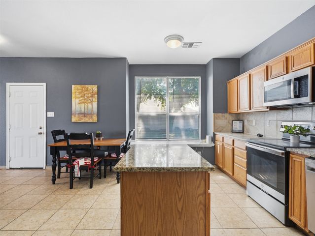 1125 Urban Drive, Desoto, TX 75115
