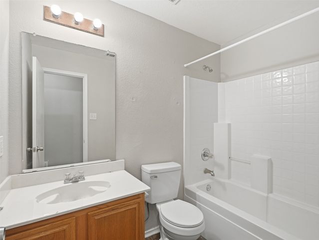 1125 Urban Drive, Desoto, TX 75115