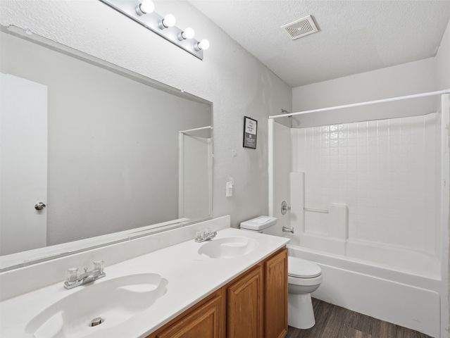 1125 Urban Drive, Desoto, TX 75115