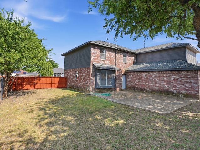1125 Urban Drive, Desoto, TX 75115