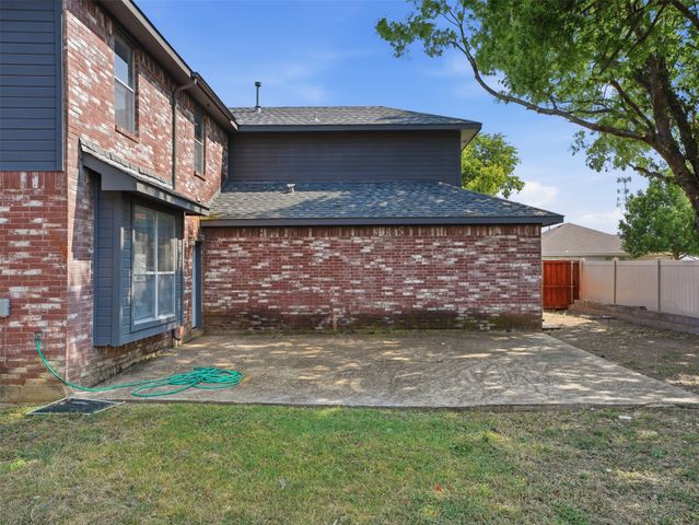 1125 Urban Drive, Desoto, TX 75115