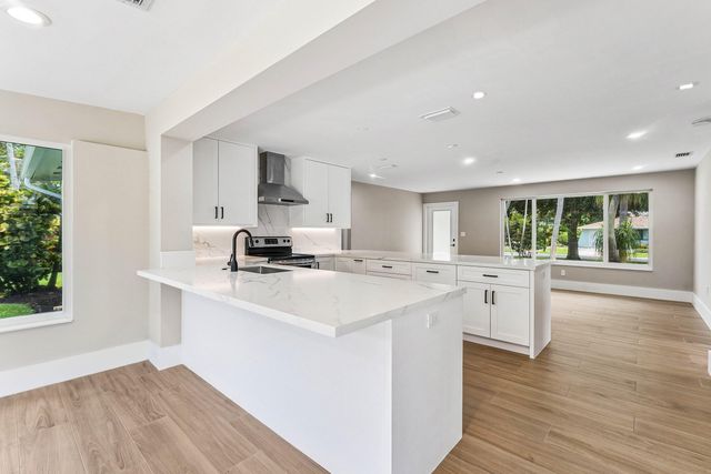 945 Westwind Drive, North Palm Beach, FL 33408