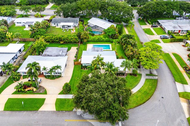 945 Westwind Drive, North Palm Beach, FL 33408