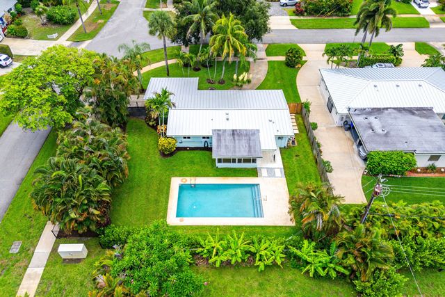 945 Westwind Drive, North Palm Beach, FL 33408
