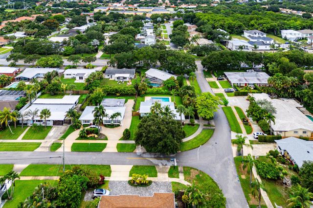 945 Westwind Drive, North Palm Beach, FL 33408