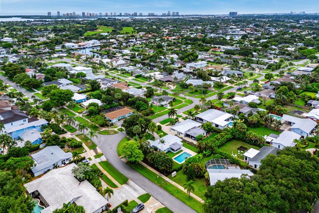 945 Westwind Drive, North Palm Beach, FL 33408