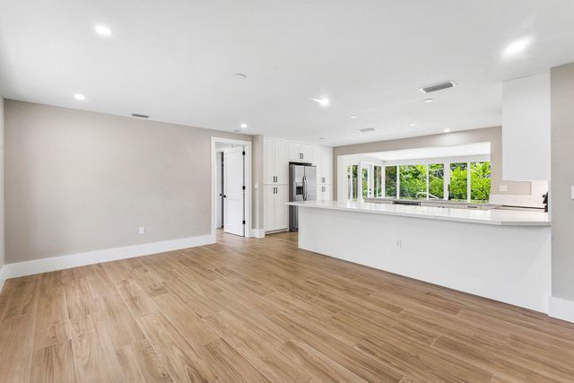 945 Westwind Drive, North Palm Beach, FL 33408