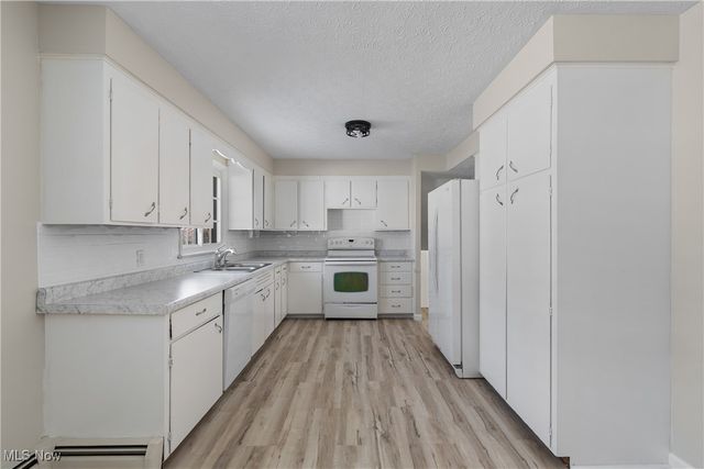 2900 Ravenna Avenue SE, East Canton, OH 44730