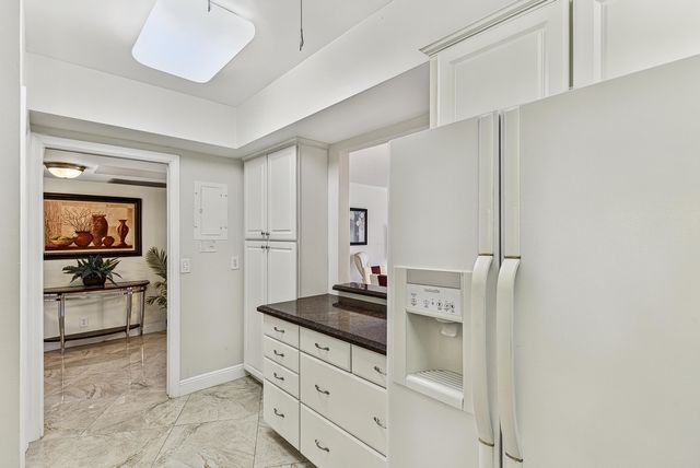 4020 W Palm Aire Drive 106, Pompano Beach, FL 33069