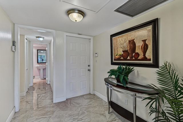 4020 W Palm Aire Drive 106, Pompano Beach, FL 33069