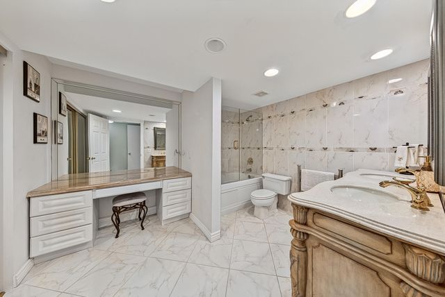 4020 W Palm Aire Drive 106, Pompano Beach, FL 33069