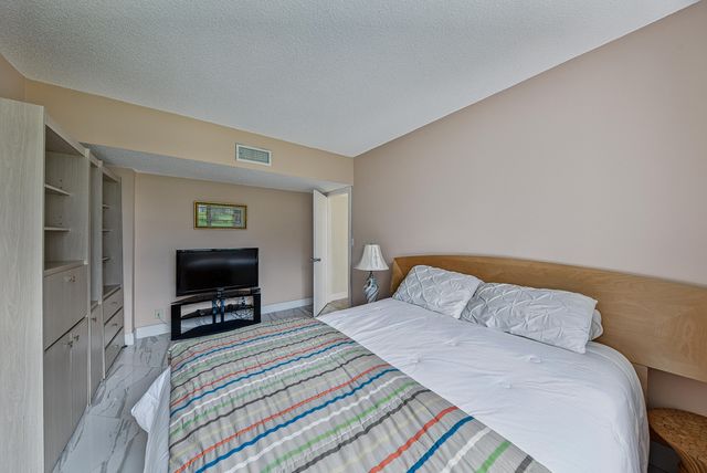 4020 W Palm Aire Drive 106, Pompano Beach, FL 33069