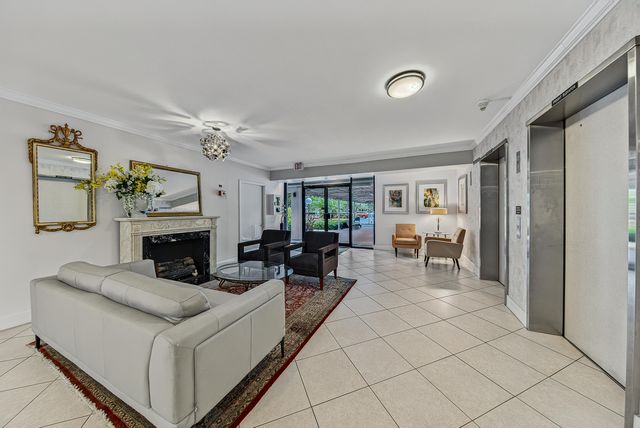 4020 W Palm Aire Drive 106, Pompano Beach, FL 33069