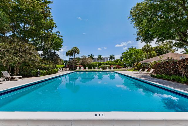 4020 W Palm Aire Drive 106, Pompano Beach, FL 33069