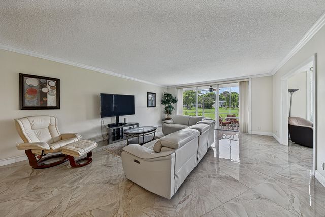 4020 W Palm Aire Drive 106, Pompano Beach, FL 33069
