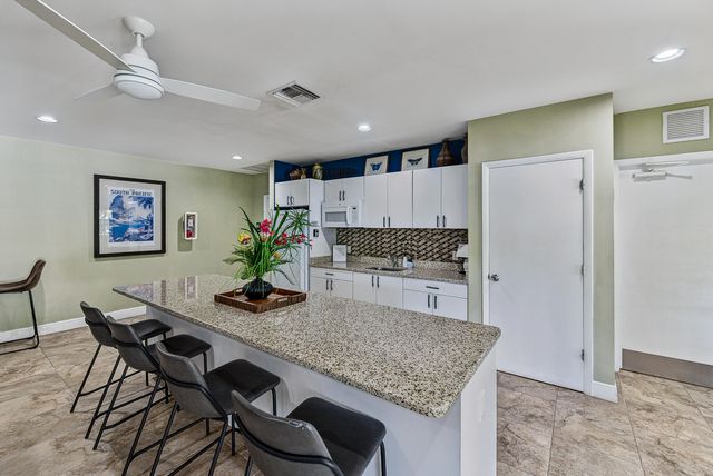 4020 W Palm Aire Drive 106, Pompano Beach, FL 33069