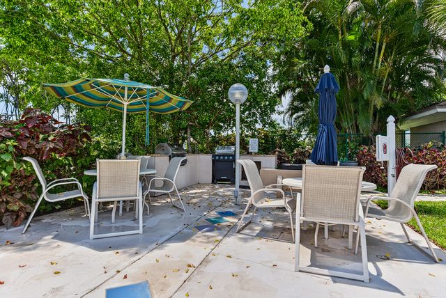 4020 W Palm Aire Drive 106, Pompano Beach, FL 33069