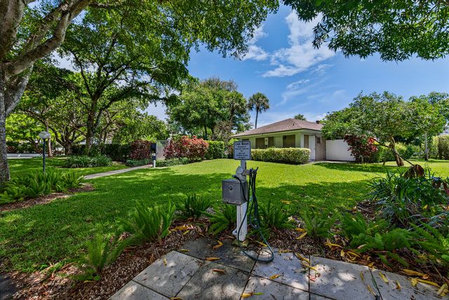 4020 W Palm Aire Drive 106, Pompano Beach, FL 33069