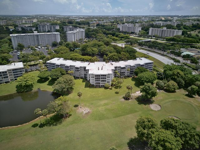 4020 W Palm Aire Drive 106, Pompano Beach, FL 33069