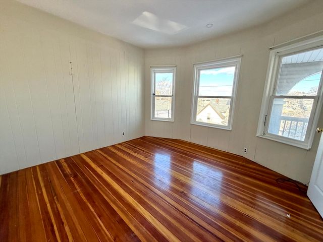 21 Oakland Ave 2, Everett, MA 02149