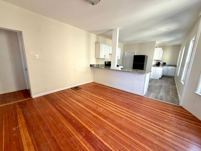 21 Oakland Ave 2, Everett, MA 02149