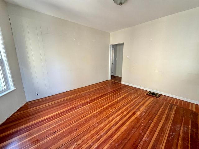 21 Oakland Ave 2, Everett, MA 02149